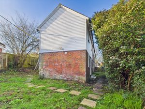 Side elevation- click for photo gallery